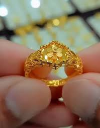 Ladies Gold Rings